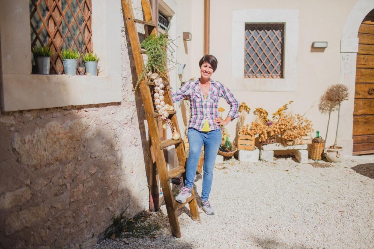 Dimora Dell'Arte Hotel Navelli Buitenkant foto